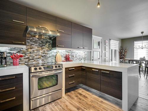 Kitchen - 11 Ch. Des Fougères, Saint-Sauveur, QC - Indoor Photo Showing Kitchen With Upgraded Kitchen