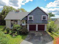 5 Dover Court  Dartmouth, NS B2W 4G6