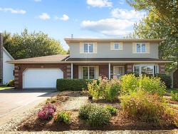 24 Saratoga Drive  Dartmouth, NS B2X 3P8