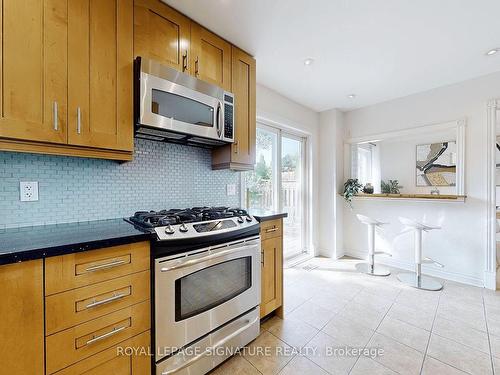 51 Dersingham Cres, Markham, ON - Indoor Photo Showing Kitchen