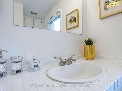 51 Dersingham Cres, Markham, ON - Indoor Photo Showing Bathroom