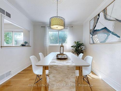 51 Dersingham Cres, Markham, ON - Indoor Photo Showing Dining Room