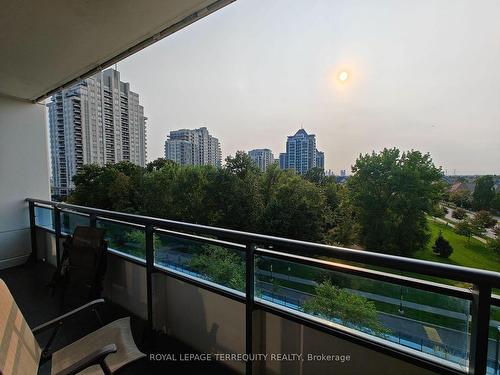 525-7900 Bathurst St, Vaughan, ON - Outdoor With View