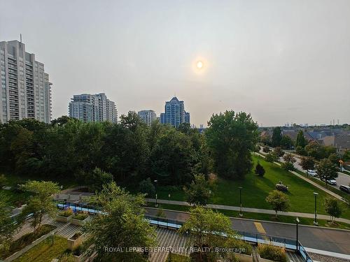 525-7900 Bathurst St, Vaughan, ON - Outdoor With View