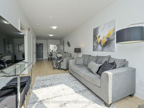 107-310 Broadway, Orangeville, ON - Indoor Photo Showing Living Room