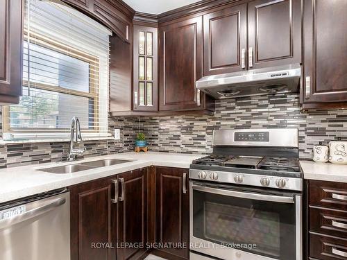 87 Fleetwood Cres, Brampton, ON - Indoor Photo Showing Kitchen With Double Sink With Upgraded Kitchen