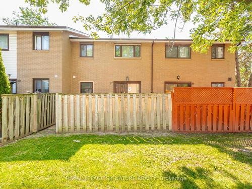 87 Fleetwood Cres, Brampton, ON - Outdoor