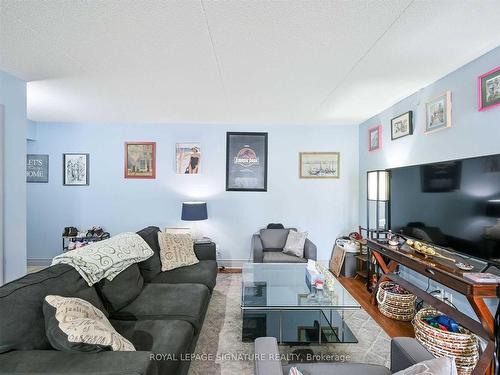 316-1451 Walker'S Line, Burlington, ON - Indoor Photo Showing Living Room