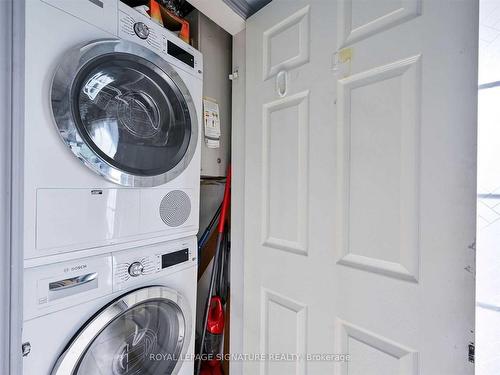 316-1451 Walker'S Line, Burlington, ON - Indoor Photo Showing Laundry Room