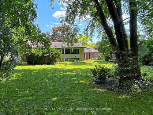 4 Bushbury Dr, Toronto, ON - Outdoor