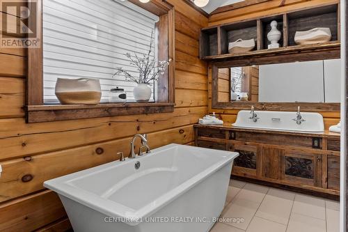 1738 Poplar Point Road, Smith-Ennismore-Lakefield, ON - Indoor Photo Showing Bathroom