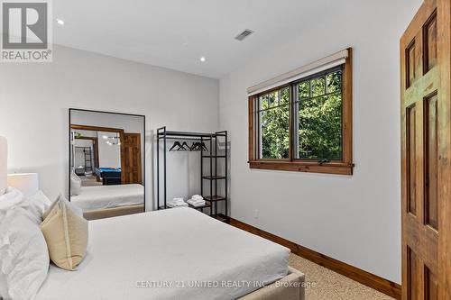 1738 Poplar Point Road, Smith-Ennismore-Lakefield, ON - Indoor Photo Showing Bedroom