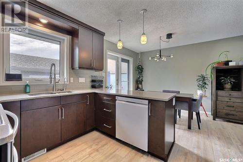 127 Rodenbush Drive, Regina, SK - Indoor Photo Showing Kitchen