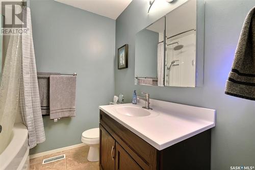 127 Rodenbush Drive, Regina, SK - Indoor Photo Showing Bathroom