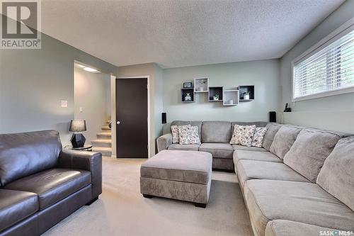 127 Rodenbush Drive, Regina, SK - Indoor Photo Showing Living Room