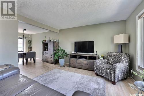 127 Rodenbush Drive, Regina, SK - Indoor Photo Showing Living Room