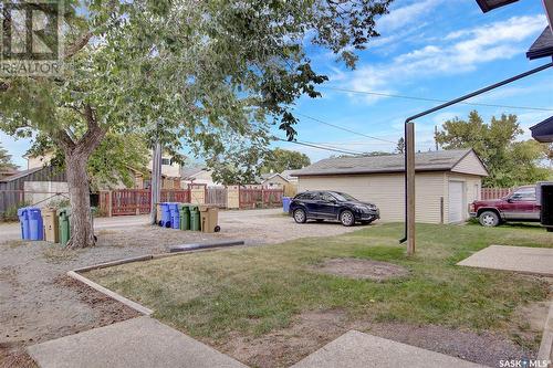 352 Smith Street, Regina, SK - Outdoor