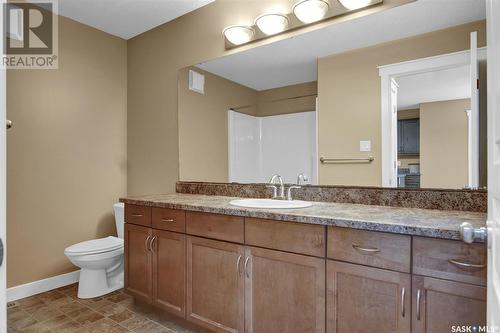 352 Smith Street, Regina, SK - Indoor Photo Showing Bathroom