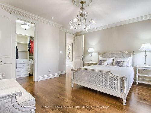 39 Fifeshire Rd, Toronto, ON - Indoor Photo Showing Bedroom