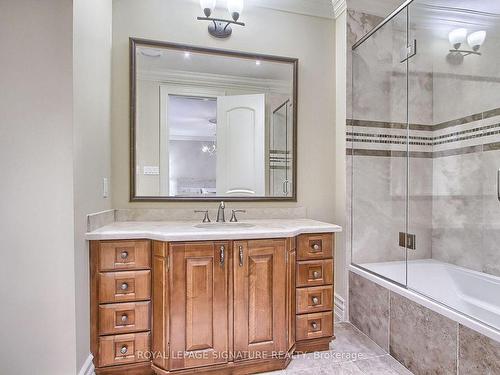 39 Fifeshire Rd, Toronto, ON - Indoor Photo Showing Bathroom