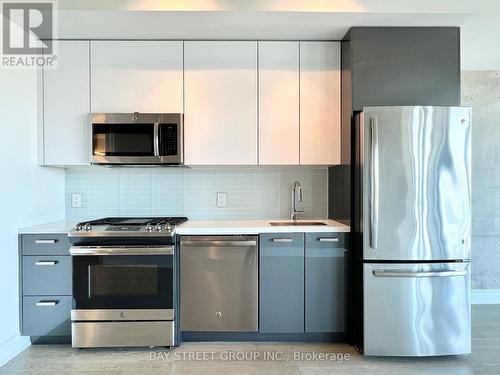 1202 - 608 Richmond Street W, Toronto (Waterfront Communities), ON - Indoor Photo Showing Kitchen With Stainless Steel Kitchen