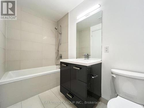 1202 - 608 Richmond Street W, Toronto (Waterfront Communities), ON - Indoor Photo Showing Bathroom