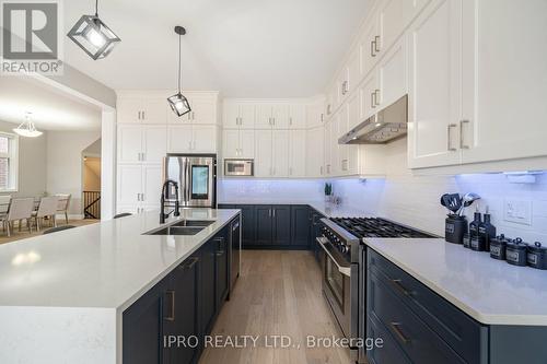 1507 Lakeport Crescent, Oakville, ON - Indoor Photo Showing Kitchen With Stainless Steel Kitchen With Double Sink With Upgraded Kitchen