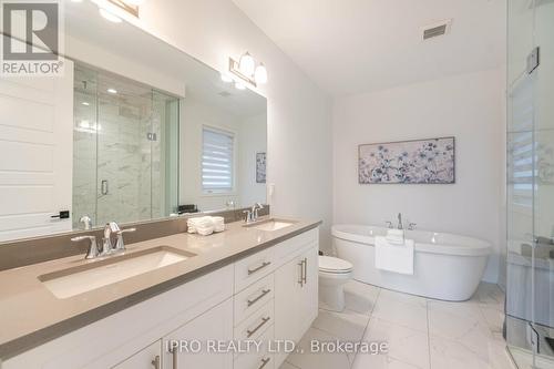 1507 Lakeport Crescent, Oakville, ON - Indoor Photo Showing Bathroom