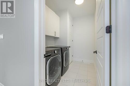 1507 Lakeport Crescent, Oakville, ON - Indoor Photo Showing Laundry Room