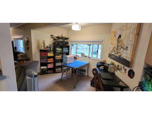 409 9Th Avenue, New Denver, BC - Indoor Photo Showing Other Room