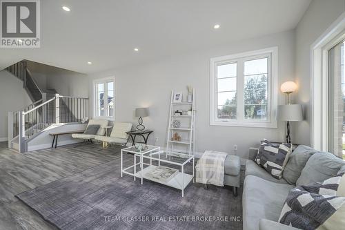 Blkc#15 - 1545 Chickadee Trail, London, ON - Indoor Photo Showing Living Room