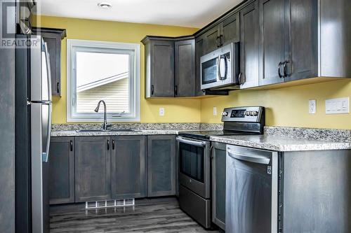 4 Madison Place, Paradise, NL - Indoor Photo Showing Kitchen With Upgraded Kitchen