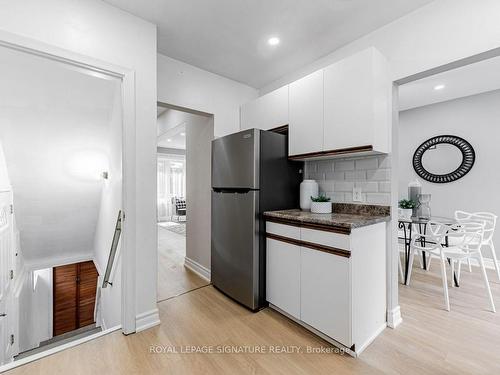 105 Bergen Rd, Toronto, ON - Indoor Photo Showing Kitchen