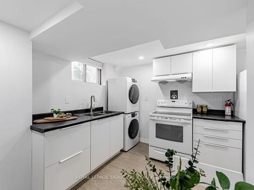 105 Bergen Rd, Toronto, ON - Indoor Photo Showing Kitchen With Double Sink