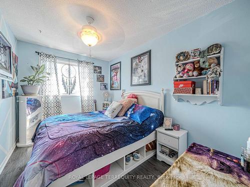 56-960 Glen St, Oshawa, ON - Indoor Photo Showing Bedroom