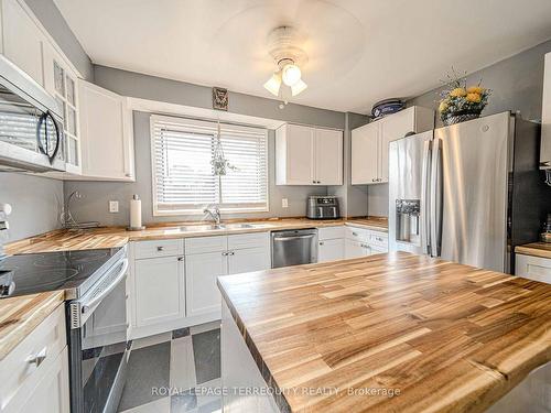 56-960 Glen St, Oshawa, ON - Indoor Photo Showing Kitchen With Double Sink