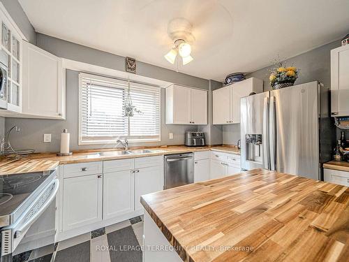 56-960 Glen St, Oshawa, ON - Indoor Photo Showing Kitchen With Double Sink