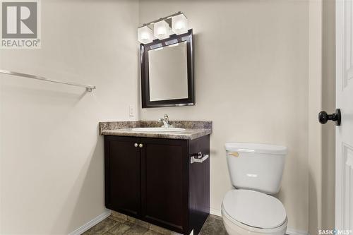 302W 1300 Stockton Street N, Regina, SK - Indoor Photo Showing Bathroom