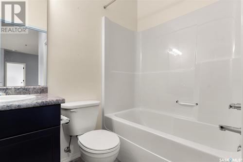 302W 1300 Stockton Street N, Regina, SK - Indoor Photo Showing Bathroom