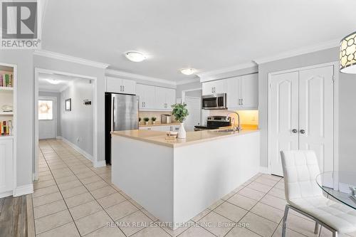 19 Mcnally Street, Halton Hills, ON - Indoor Photo Showing Kitchen