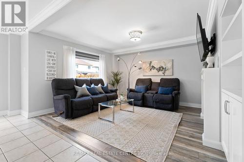 19 Mcnally Street, Halton Hills, ON - Indoor Photo Showing Living Room