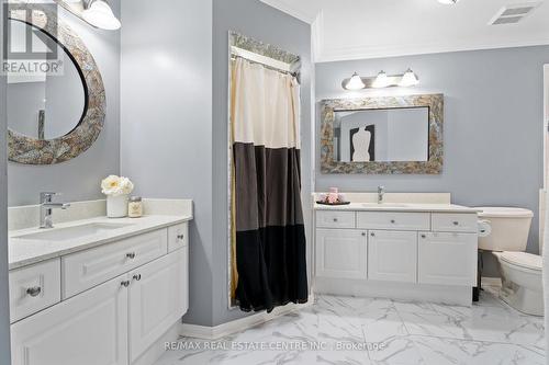 19 Mcnally Street, Halton Hills, ON - Indoor Photo Showing Bathroom