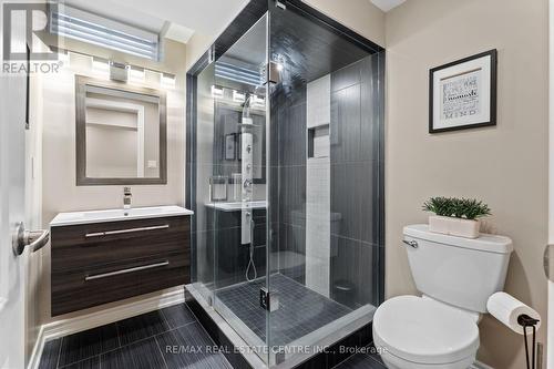 19 Mcnally Street, Halton Hills, ON - Indoor Photo Showing Bathroom