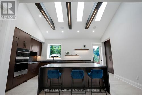 105 Murray Drive, Aurora, ON - Indoor Photo Showing Kitchen