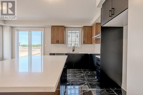 184 Durham Avenue, Barrie, ON - Indoor Photo Showing Kitchen