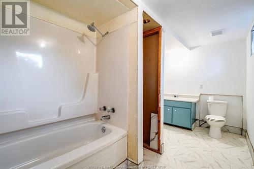 185 Baird Avenue, Wheatley, ON - Indoor Photo Showing Bathroom