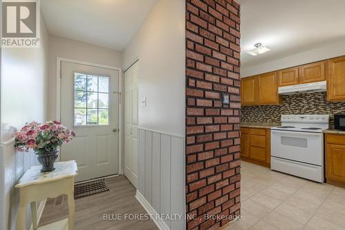 19 Archer Crescent, London, ON - Indoor Photo Showing Kitchen