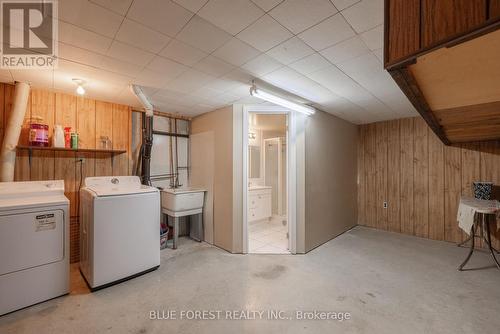 19 Archer Crescent, London, ON - Indoor Photo Showing Laundry Room