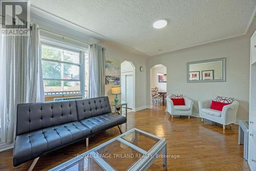 38 Oliver Street W, London, ON - Indoor Photo Showing Living Room