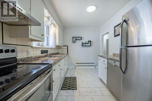 38 Oliver Street W, London, ON - Indoor Photo Showing Kitchen